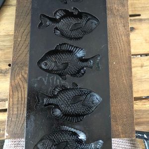 Lodge cast iron blue gill
